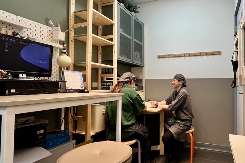 石二鍋透過設計員工職涯旅程、員工休息室改造等不同行動，不斷在內部深化「新鮮」的精神與意義。（圖片來源：王品集團）